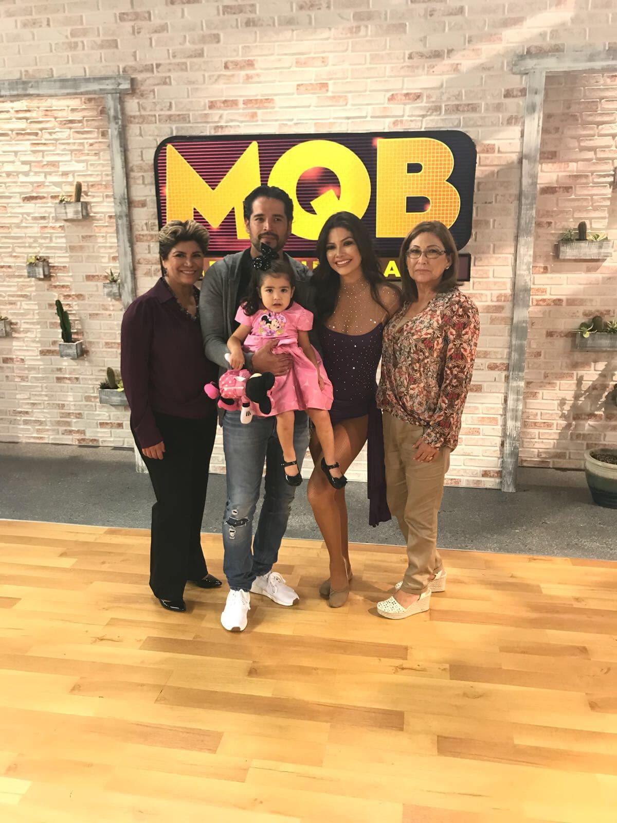 Tener el apoyo de los que más ama, ha sido fundamental en estos días para Ana.