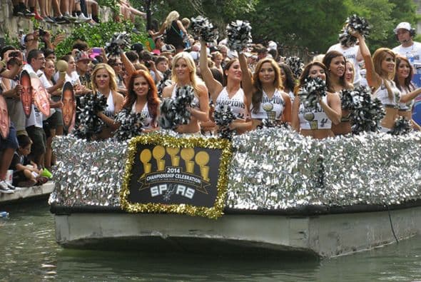 Photos: Spurs Championship Parade 2014 Barges