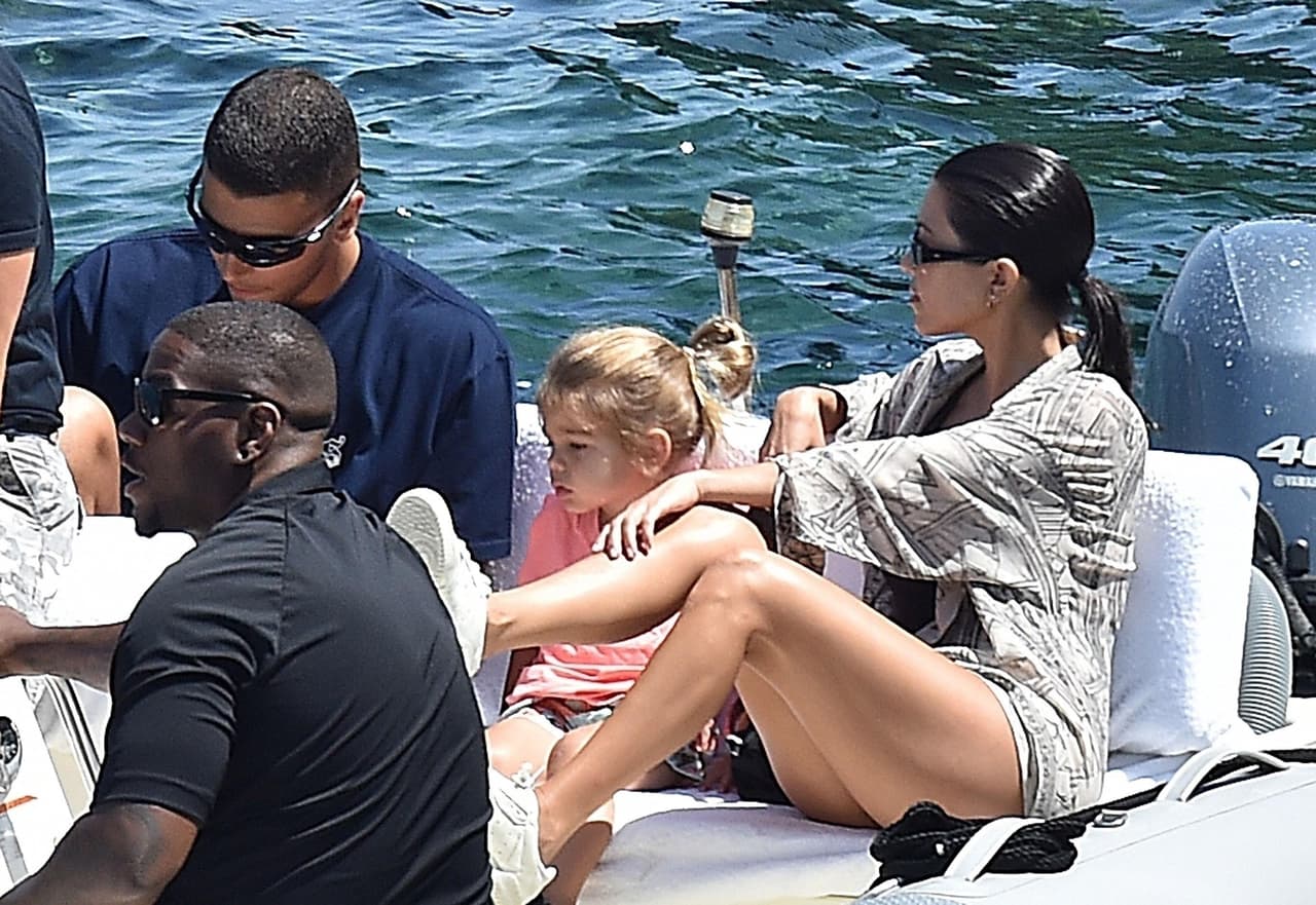 Cabe mencionar que la mayor de las hermanas Kardashian es madre de tres: Mason Dash, Penelope Scotland y Reign Aston Disick, producto de su matrimonio con Scott Disick, de quien se separó en 2015.