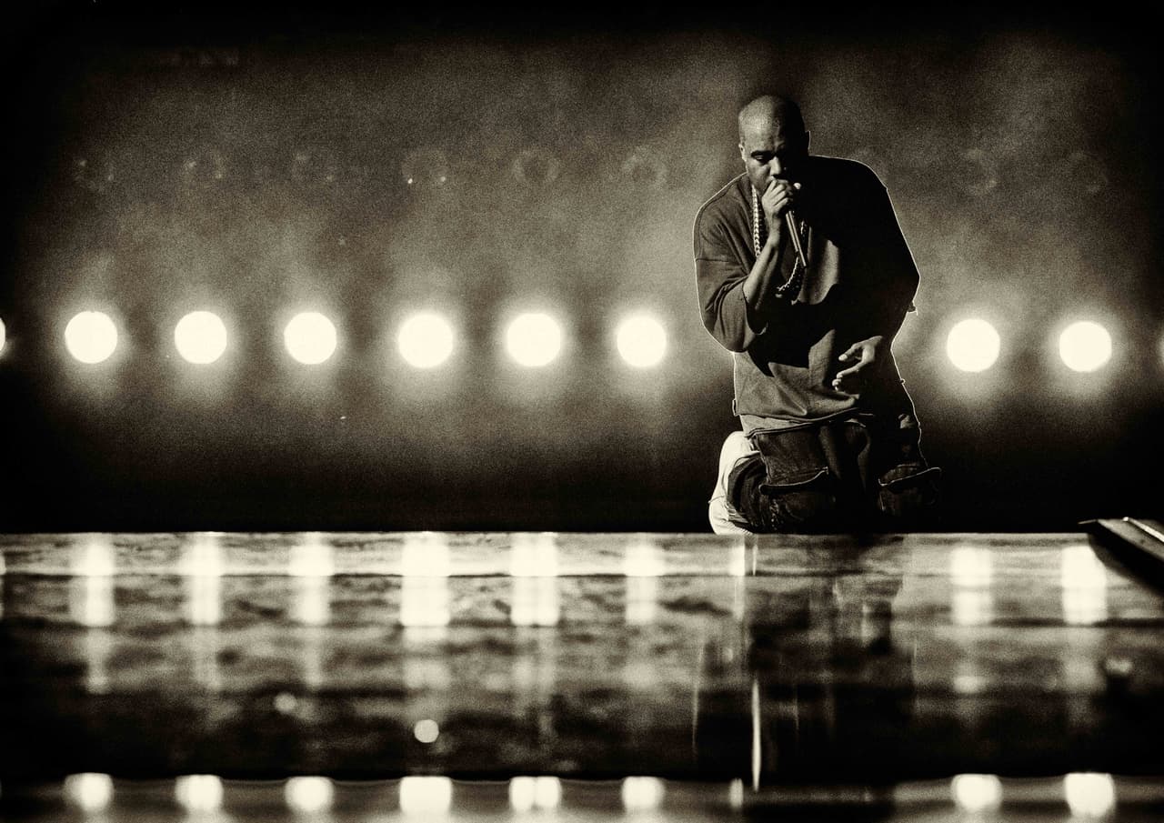 Ahora sí, Kanye West está metido en varios escándalos, hace unos días se desató un desacuerdo con Taylor Swift que él trató de explicar en sus redes, pero ahora confesó algo mucho peor. ¡Checa los detalles!