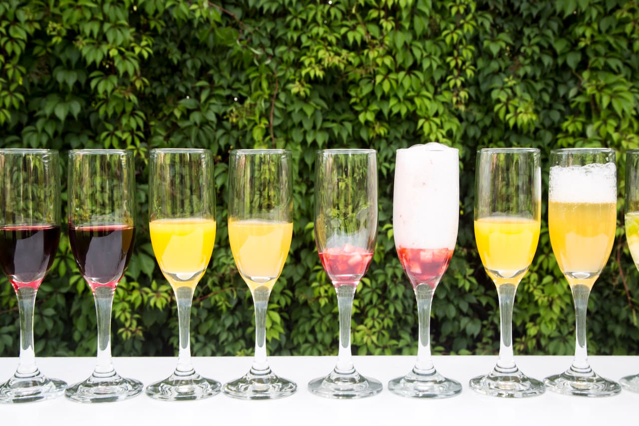 Combinación de vinos: la ideal es agregar al vino espumoso un poco de vino dulce. ¿Nuestra recomendación? Un vino de zarzamora.