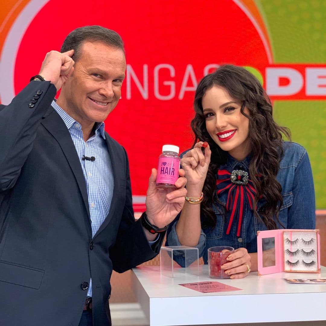 A nuestro Alan le gustan las gangas, pero unas más que otras. Aleyda Ortiz trajo unas vitaminas para el pelo que llamaron fuertemente la atención del conductor.