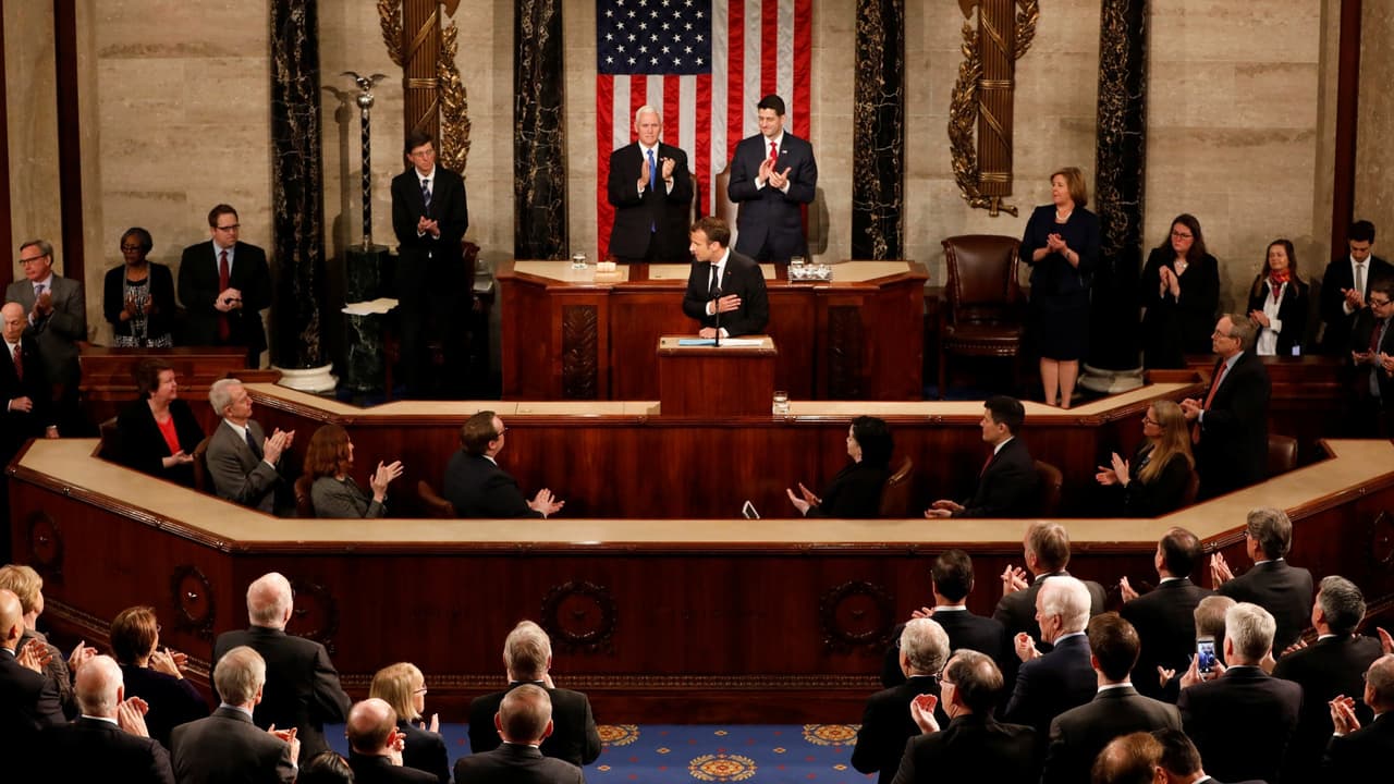Macron da un discurso en el Congreso marcando sus profundas diferencias con Trump entre aplausos demócratas