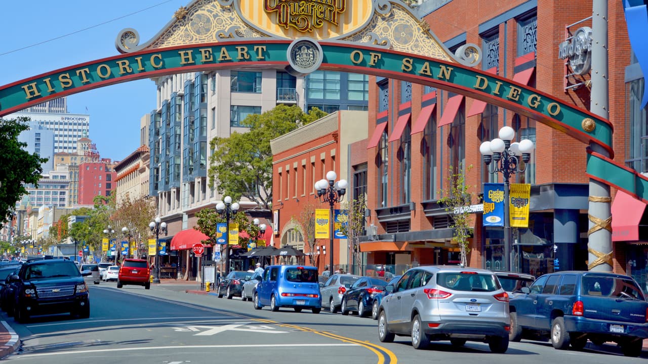 <h3 class="cms-H3-H3">6. San Diego, California</h3>
<br>Su clima envidiable y hermosas playas le hacen honor a la reputación de San Diego como la mejor ciudad de Estados Unidos. Sus choferes no tanto. Los conductores de la hermosa ciudad del sur de California son 
<b>17.57% más agresivos</b> que el conductor promedio estadounidense.
<br>
<br>Los conductores de San Diego son también los más apresurados, ya que es la ciudad con mayor número de infracciones por 
<b>exceso de velocidad</b>.