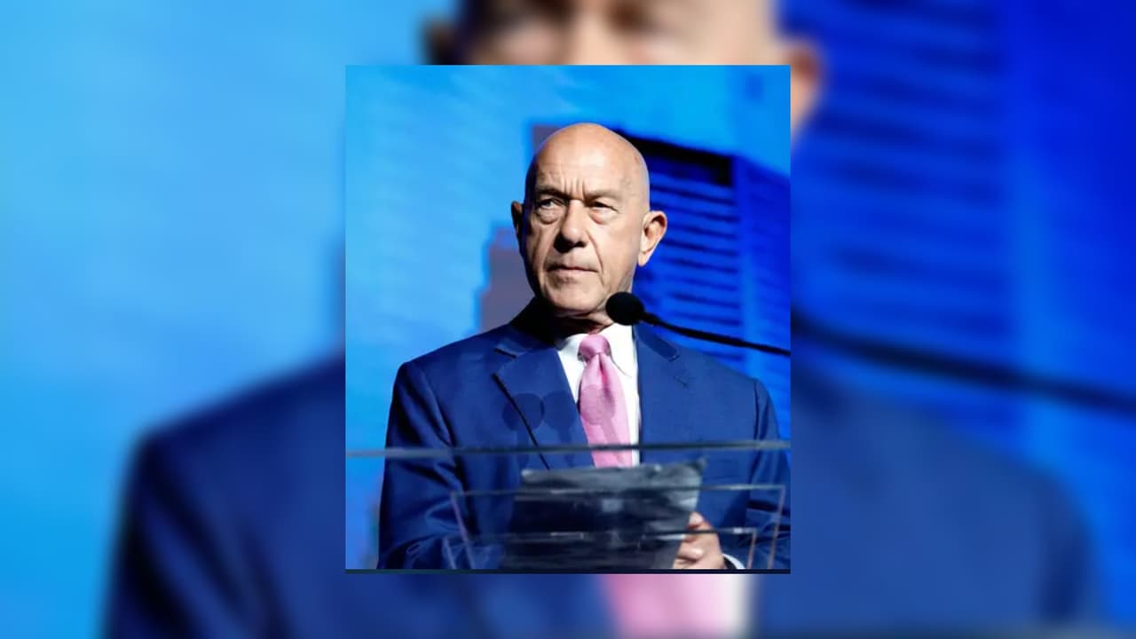 Whitmire pierde apoyo demócrata, pero rechaza señalamientos sobre su postura migratoria