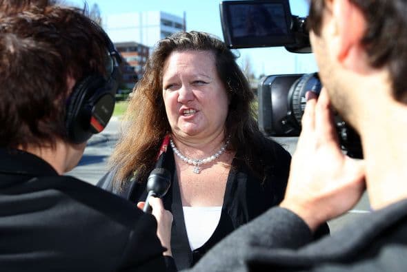 El quinto puesto lo ocupa la australiana Gina Rinehart, quien contabilizó $17.700 millones en 2013 y su cuenta creció 3.5%. Ocupa el puesto 46 en la lista de millonarios y su fortuna se debe a proyectos de carbón y minería descubiertos por su padre en el norte y oeste de Australia.