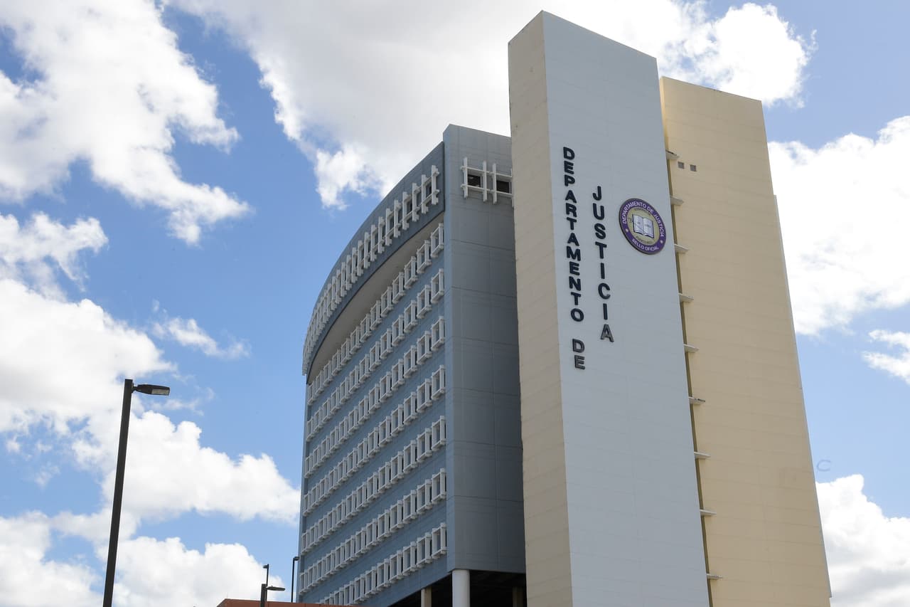 FEI envía agentes al Departamento de Justicia para investigar cómo se filtró informe confidencial