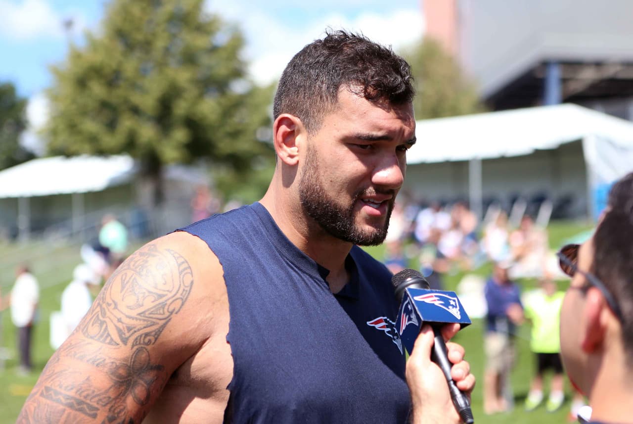 Los New Orleans Saints adquirieron a Michael Hoomanawanui de los New England Patriots