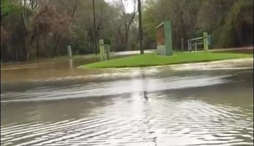 Cerca al parque Cullen, al oeste de la ciudad