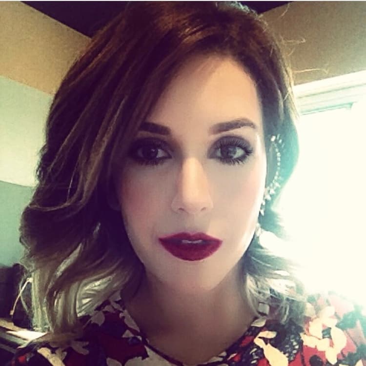 Aquí casi el mismo look, pero un poco más grande.