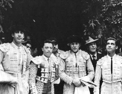 La galanura del torero rápidamente lo proyectó en el cine y la televisión.
<br>
<br>