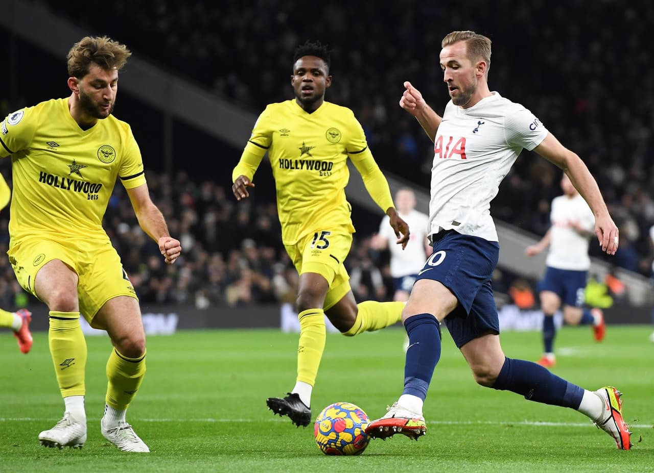 Tottenham se queda con el triunfo en casa ante Brentford con marcador de 2-0 durante la J14 de la Premier League. Sergí Canós anotó un gol en contra de su equipo a los 12' minutos, y Son Heung-Min puso el segundo tanto al 65' para darle la victoria a los Spurs.