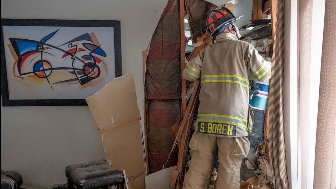 <b>🔍 Reflexión final: </b>Aunque aún no sabemos exactamente qué causó el accidente en Fort Worth, este incidente resalta la necesidad de estar siempre preparados. Las casas móviles pueden ser más susceptibles durante el invierno, y estar al tanto de los peligros y cómo minimizarlos es crucial para la seguridad de tu familia.