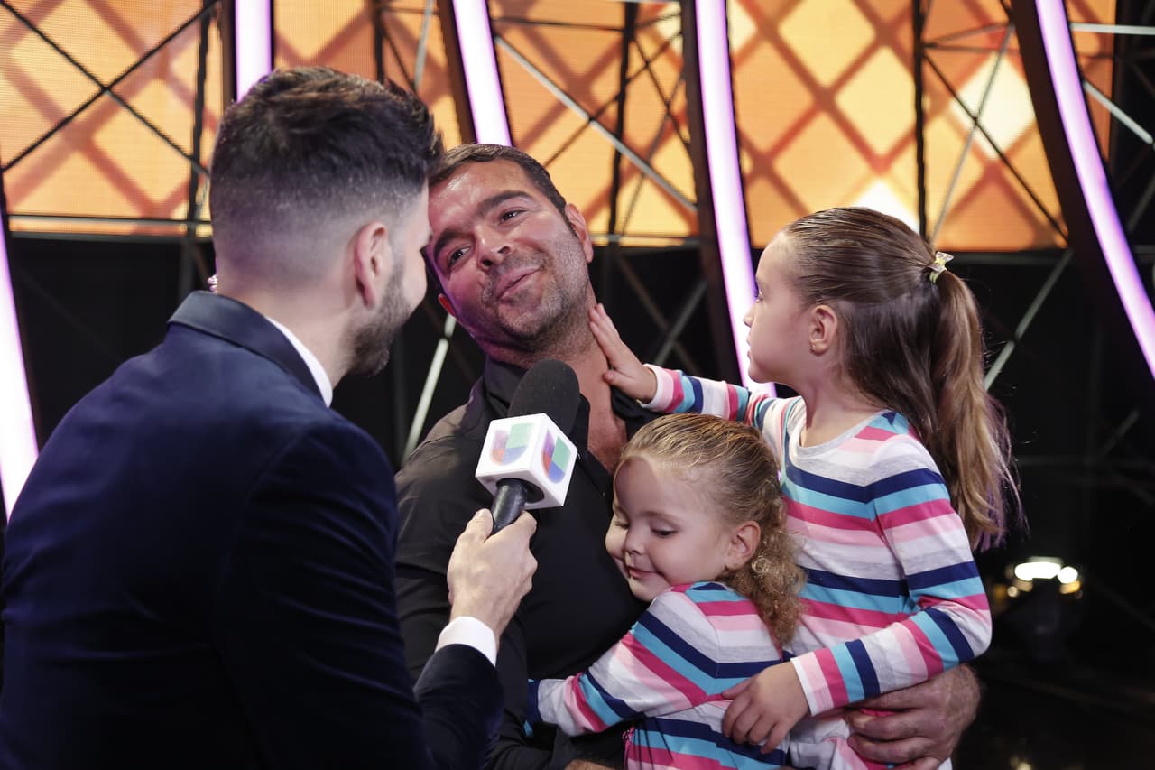 Montero afirmó en 'De primera mano' que habló con el novio de su ex y le pidió que no volvieran a encerrarse en el cuarto en presencia de sus hijas, pues él también es padre.
<br>