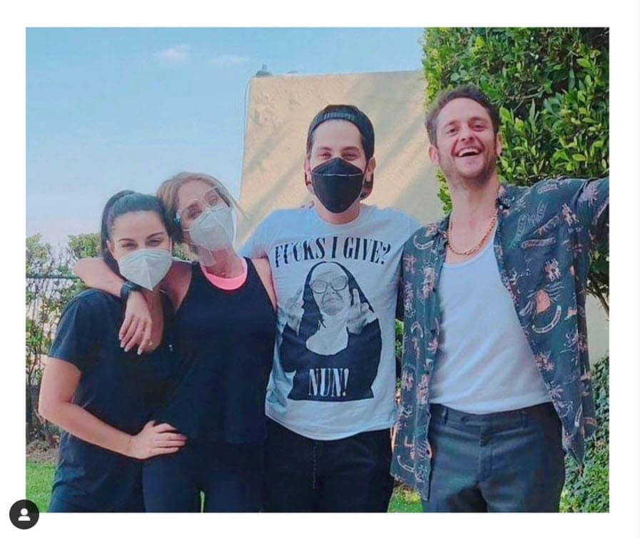 Comenzaron a circular especulaciones en algunos los medios de comunicación alrededor del estado de salud de Maite Perroni, Christopher Uckermann y Christian Chávez. 
<br>