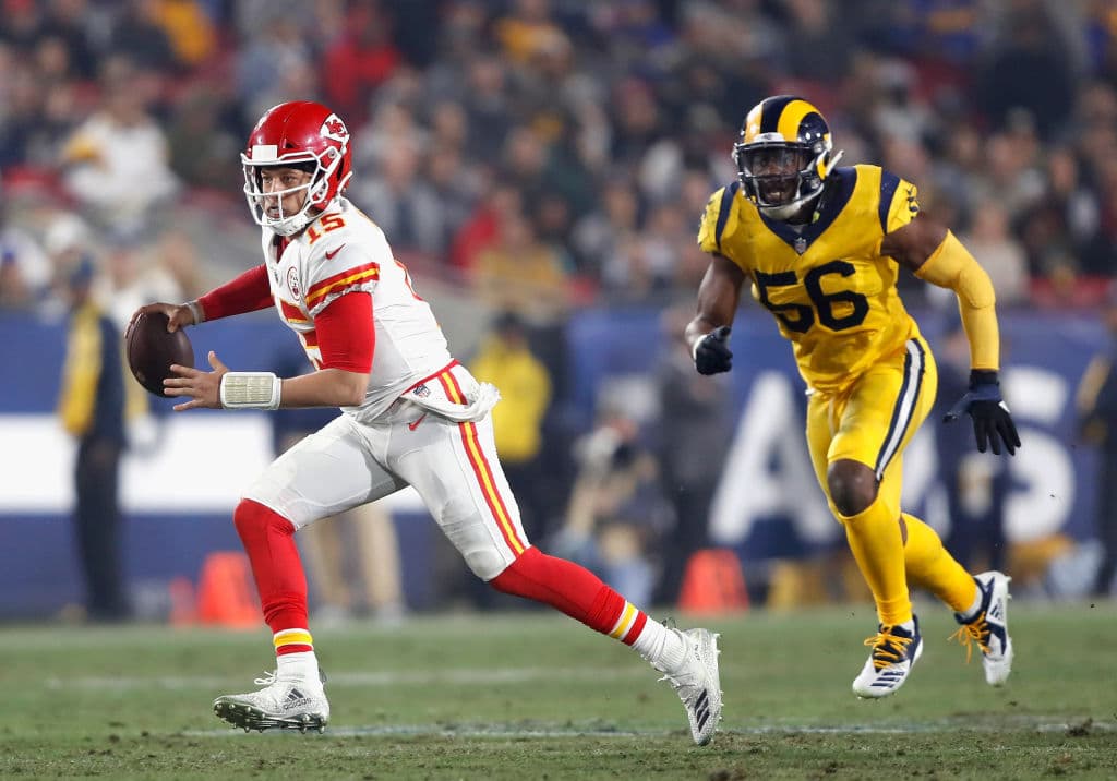 Con sus 478 yardas aéreas, Pat Mahomes impuso una nueva marca para Monday Night Football, que estaba en poder de Joe Montana (458) y que databa del 11 de diciembre de 1989 ante los LA Rams.
