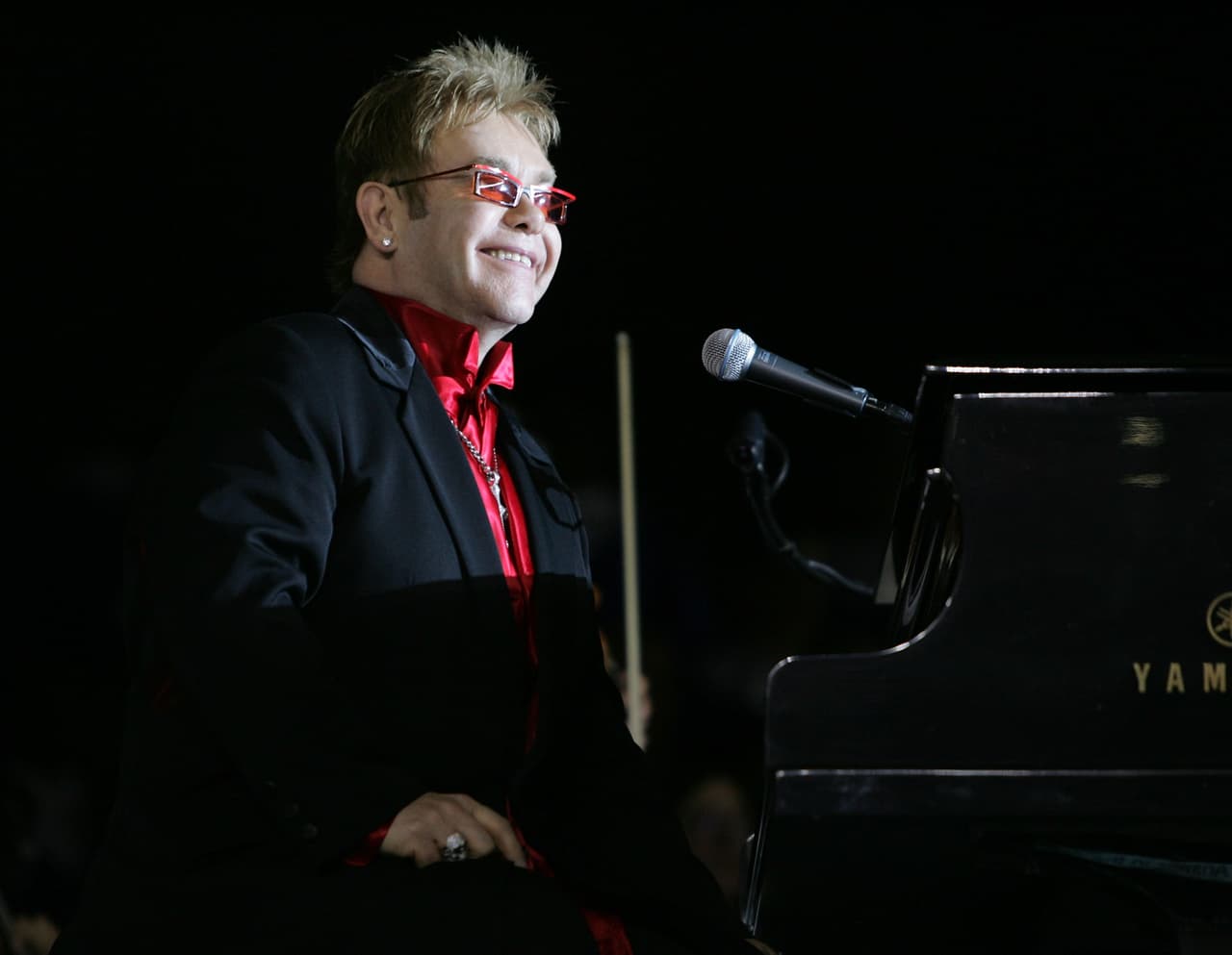 Asimismo, se presentó Elton John, quien se vio acompañado por la Boston Pops Orchestra.