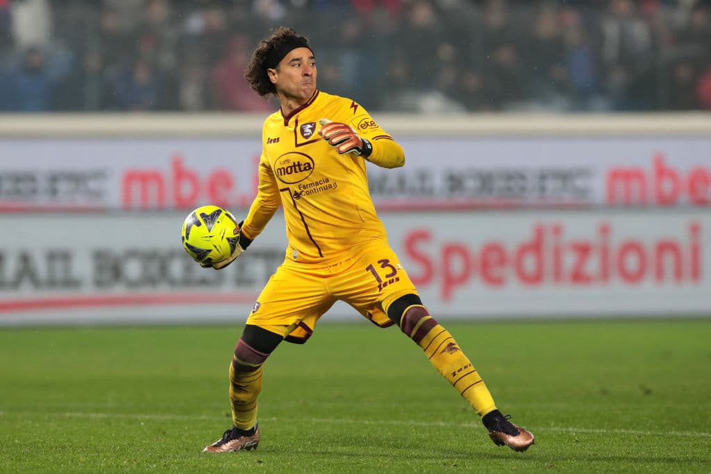 Prensa italiana exenta a Ochoa de responsabilidad en la goleada