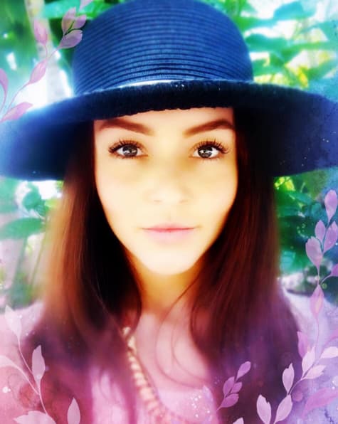 A raíz de lo publicado, Televisa Espectáculos la cuestionó acerca de lo ocurrido pero Boyer no quiso revelar mucho más. "No voy a dar detalles de lo sucedido, pero ahora que estuve en Francia yo defendí a una mujer del mal trato y la discriminación que se le estaba haciendo por ser extranjera, y de paso, al ver mi pasaporte mexicano, yo también fui agredida".