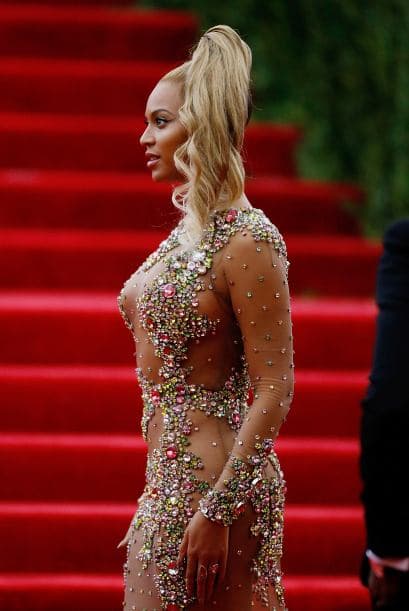 En la gala del MET las tres sensuales famosas dejaron a muchos boquiabiertos con sus curvas al descubierto. ¿Quién las lució mejor?