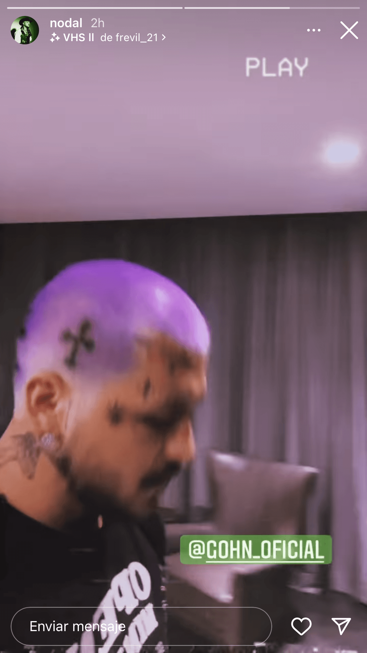 El cambio de look estuvo a cargo de la artista Jacqueline Bieber, quien compartió algunas fotografías del proceso a través de sus redes.