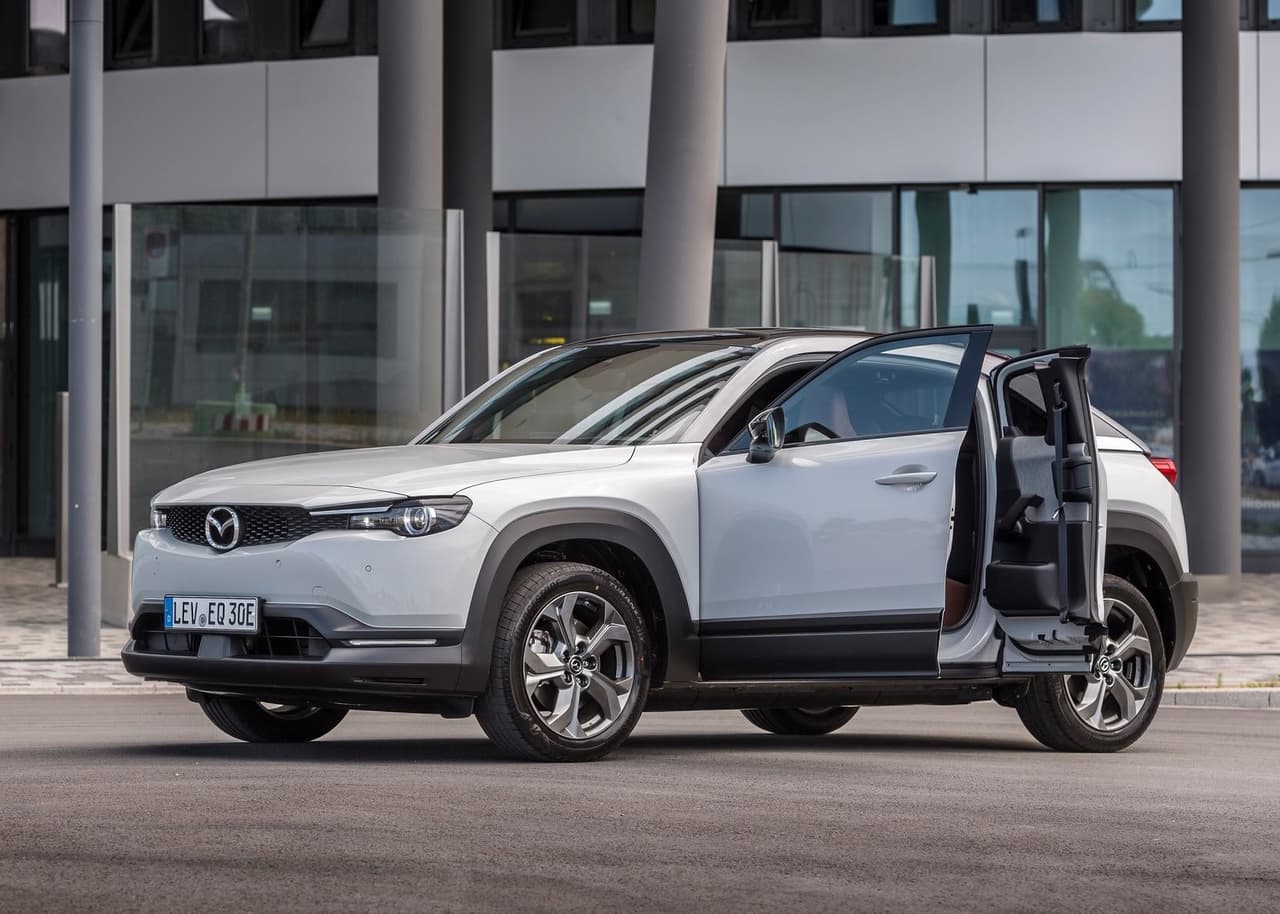 <h3 class="cms-H3-H3"><b>Mazda</b></h3>
<br>
<br>- 
<b>Puntaje: </b>75/100
<br>- 
<b>Posición en 2021:</b> 2 de 28 marcas
<br>- 
<b>Posición en 2020:</b> 1 de 26 marcas
<br>
<br>
<b>Relacionado:</b> 
<a href="https://www.univision.com/carros/ranking-de-carros/carros-descontinuados-estados-unidos-2022-fotos">¿Los vas a extrañar? Carros que no regresarán a los concesionarios de EEUU en 2022</a>