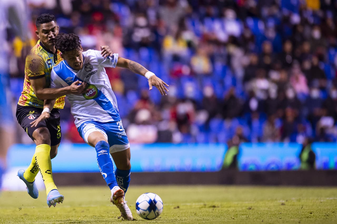 La primera parte fue para Puebla. Los camoteros llegaron a línea final en más de tres ocasiones claras de gol, pero la falta de tino y la ansiedad de los delanteros evitaron inaugurar el marcador.