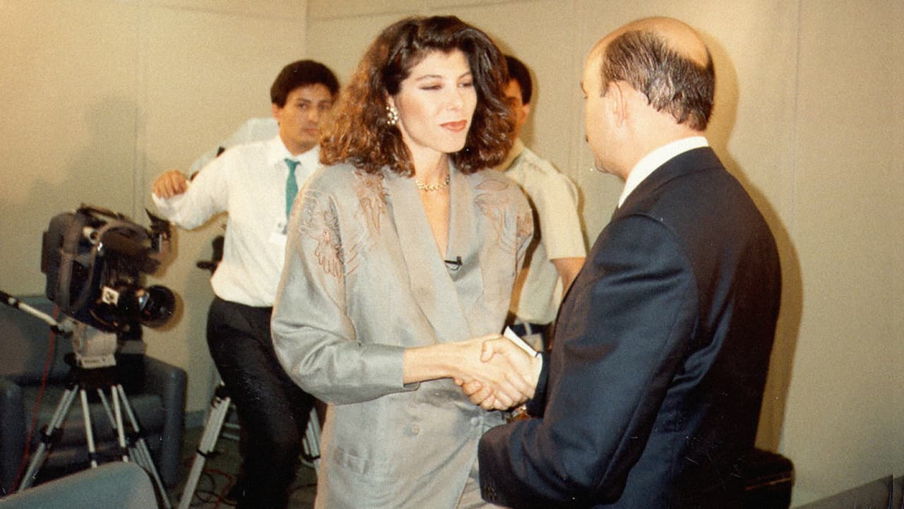 Patrica Janiot entrevistó al expresidente mexicano Carlos Salinas de Gortari, semanas antes que dejará la presidencia de México en 1994.