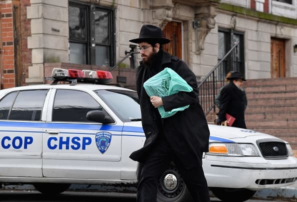 Policía de Nueva York investiga ataques antisemitas durante la celebración de Hanukkah