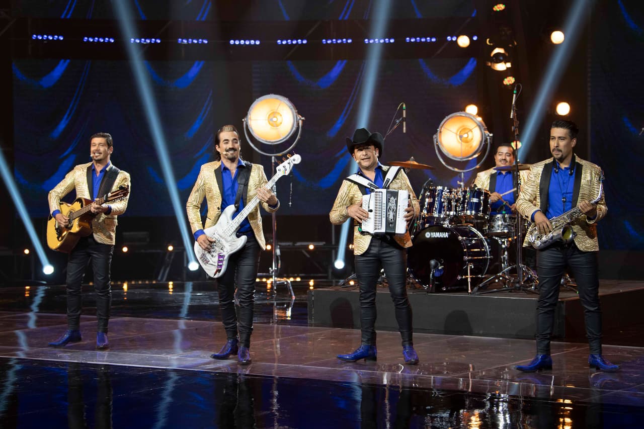 Los jueces votaron por Los Tigres del Norte para continuar en la contienda y Arath de la Torre también los eligió para el 'duelo a muerte'.