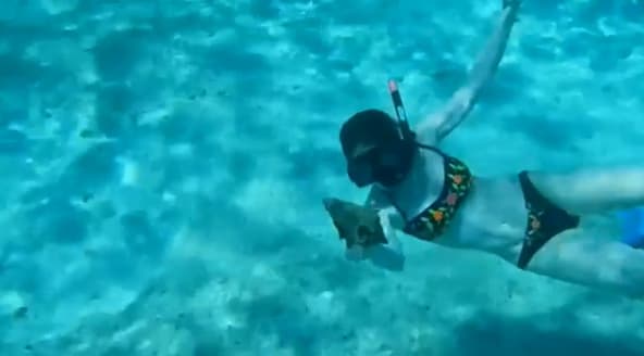 La actriz se fue de vacaciones junto a Tadeo, su novio, quien se encargó de tomarle fotografías en la playa.