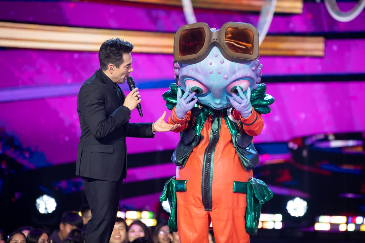 Bebé Alien recibió un poco triste la noticia y tuvo que respetar la decisión del público mostrando su rostro.