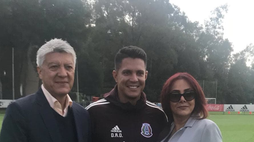 El entrenador de fútbol Chucho Ramírez y su hijo Diego agradecieron las muestras de cariño que han recibido tras la muerte de la actriz Lourdes Deschamps.