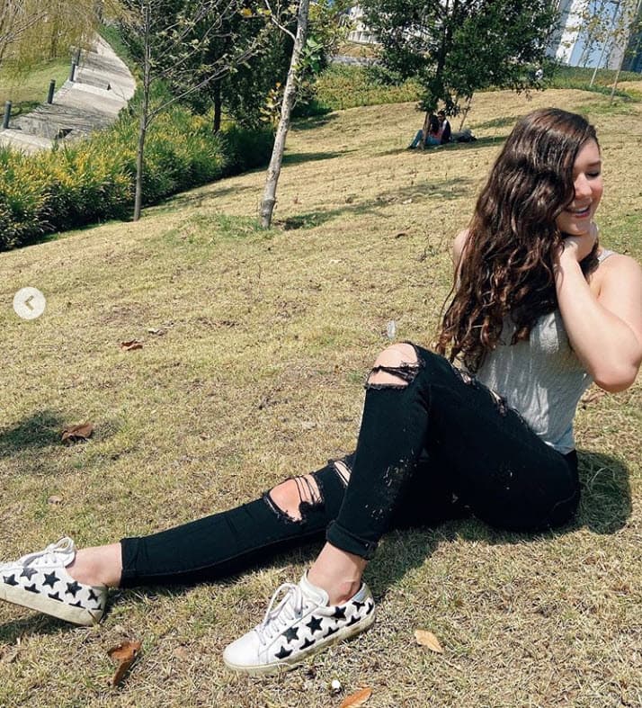 "Te soñamos y 
<b><a href="https://www.univision.com/entretenimiento/mia-la-hija-de-andrea-legarreta-debuta-en-el-cine" target="_blank">te amábamos antes de tu llegada</a></b>, te imaginamos tantas veces. Anhelamos tu presencia desde lo más profundo de nuestras almas (solo Dios sabe cuánto)". 
<br>