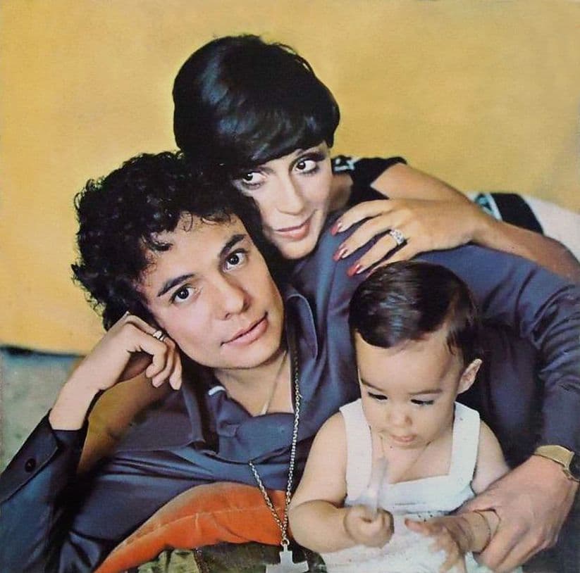 Su hijo José Joel recuerda que su padre 'El príncipe de la canción' siempre fue amable y cariñoso.