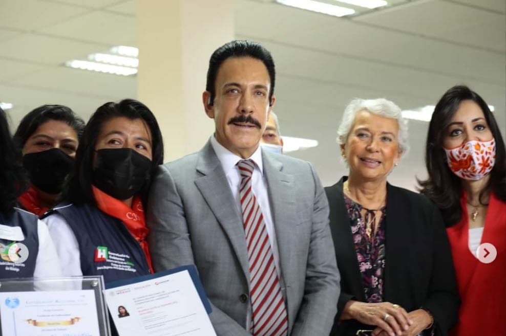 Agregó que se ha descubierto que muchas personas que estuvieron contagiadas de coronavirus han presentado ese tipo de secuelas no solo en los pulmones, también en otras partes del cuerpo.
<br>