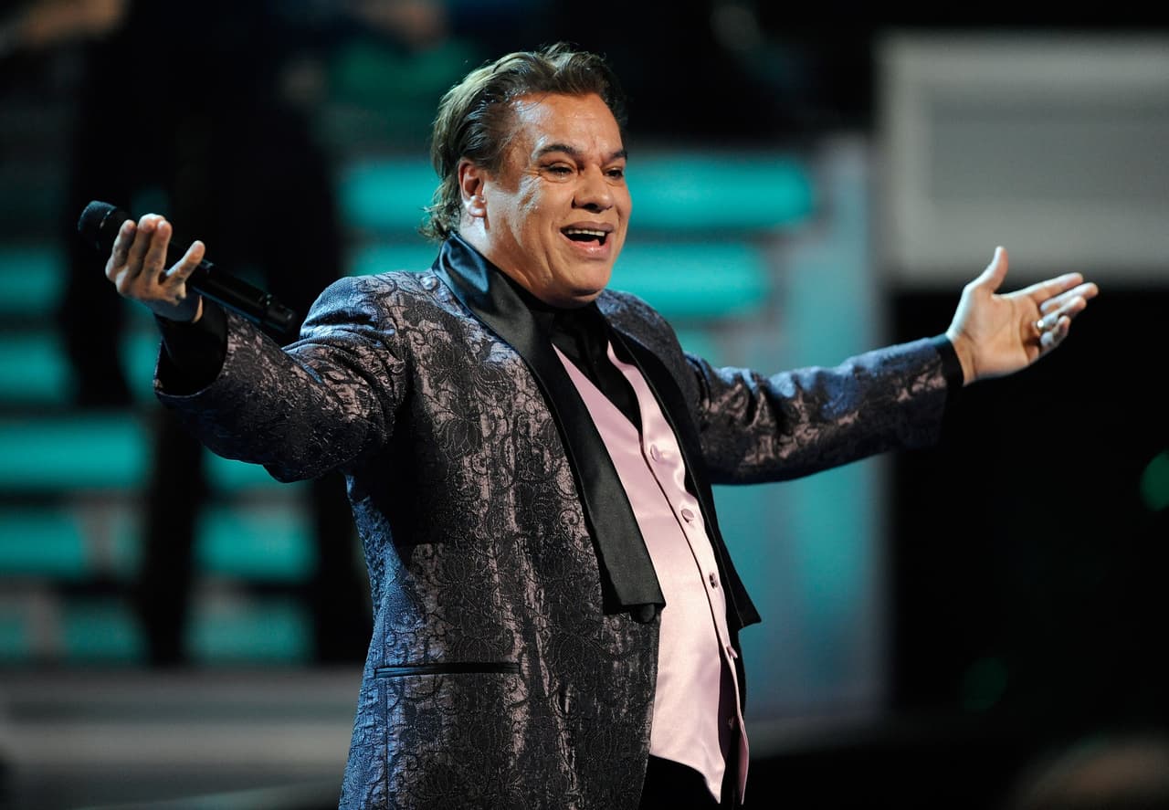 Juan Gabriel o también conocido como el "Divo de Juárez".