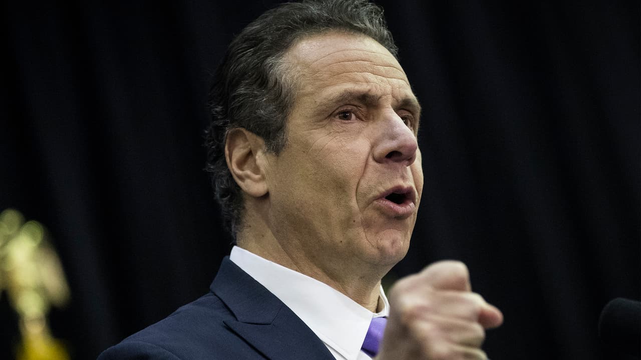 El gobernador de Nueva York perdona a siete inmigrantes que enfrentan deportación 