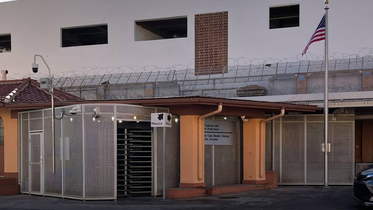 Este importante cruce peatonal fue cerrado en septiembre de 2023 debido a trabajo de renovación en la garita del lado mexicano, las cuales estaban programadas para concluir en noviembre de ese mismo año.