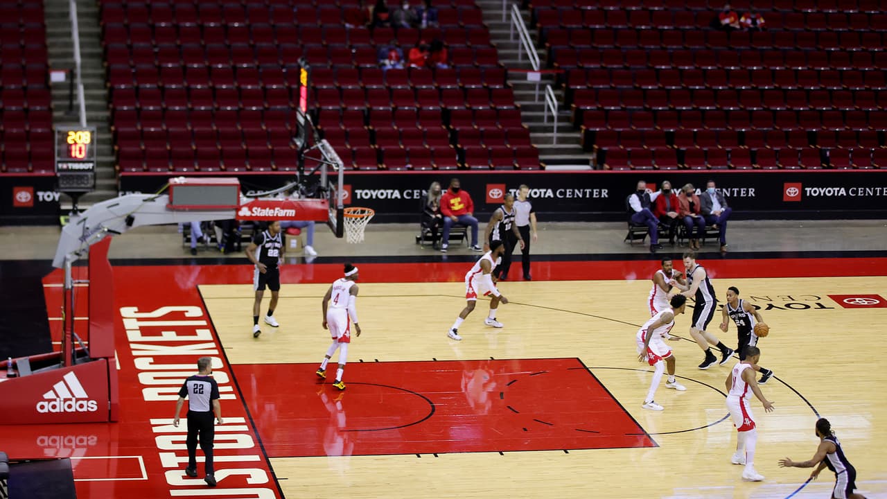 NBA pospone juego de los Houston Rockets tras el positivo por coronavirus de algunos jugadores