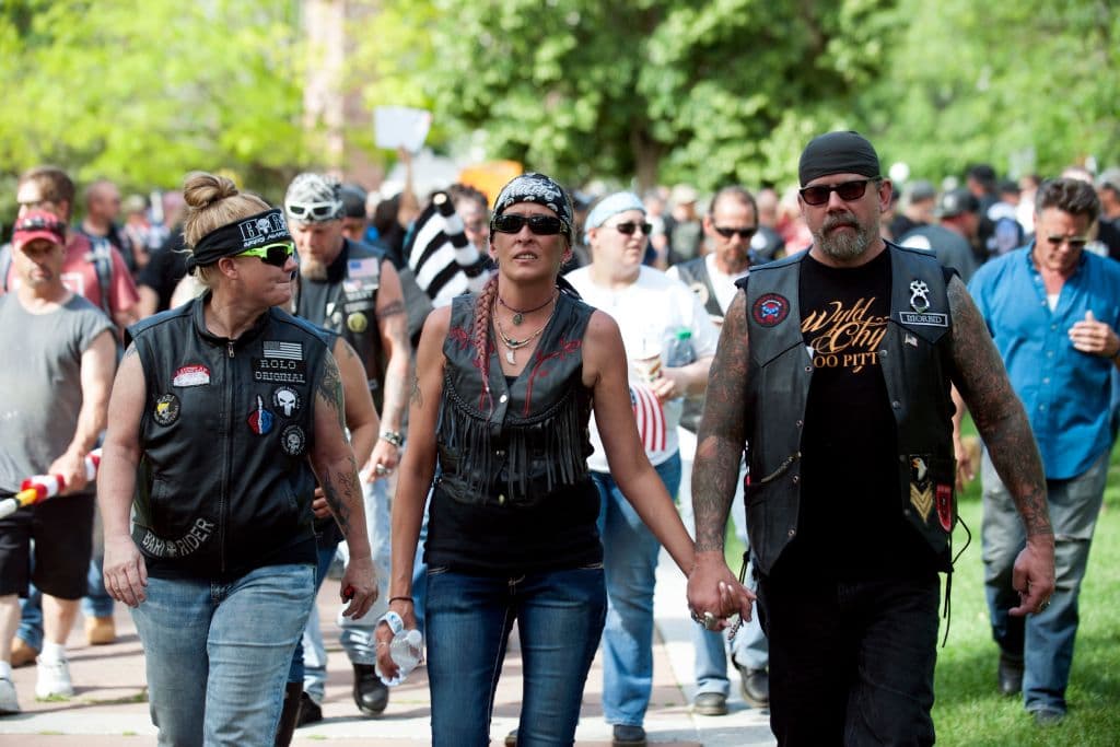 Miembros del grupo Motorizados contra el Islamismo Radical llegan a Denver para universe a la protesta contra la Sharia.