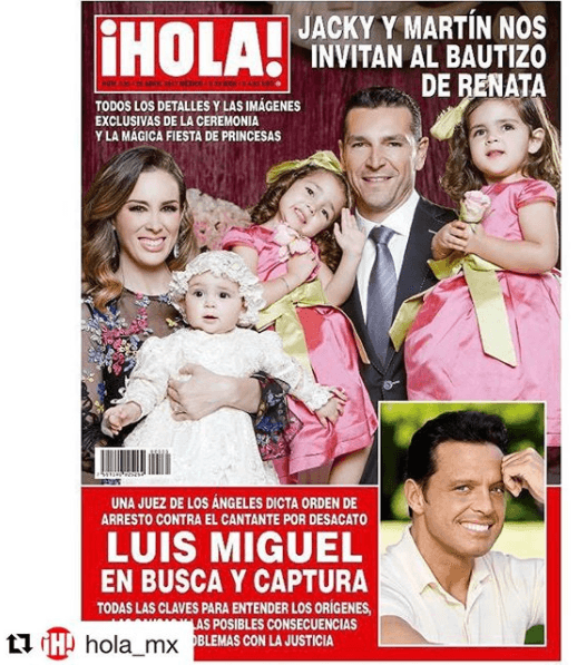 Con motivo de la celebración del bautizo de Renata, la hija menor de Jacky y Martín Fuentes, la actriz volvió a aparecer en la portada de una revista. Así fue como Jacqueline posó junto a su familia para el número del mes de abril de la revista ¡Hola!