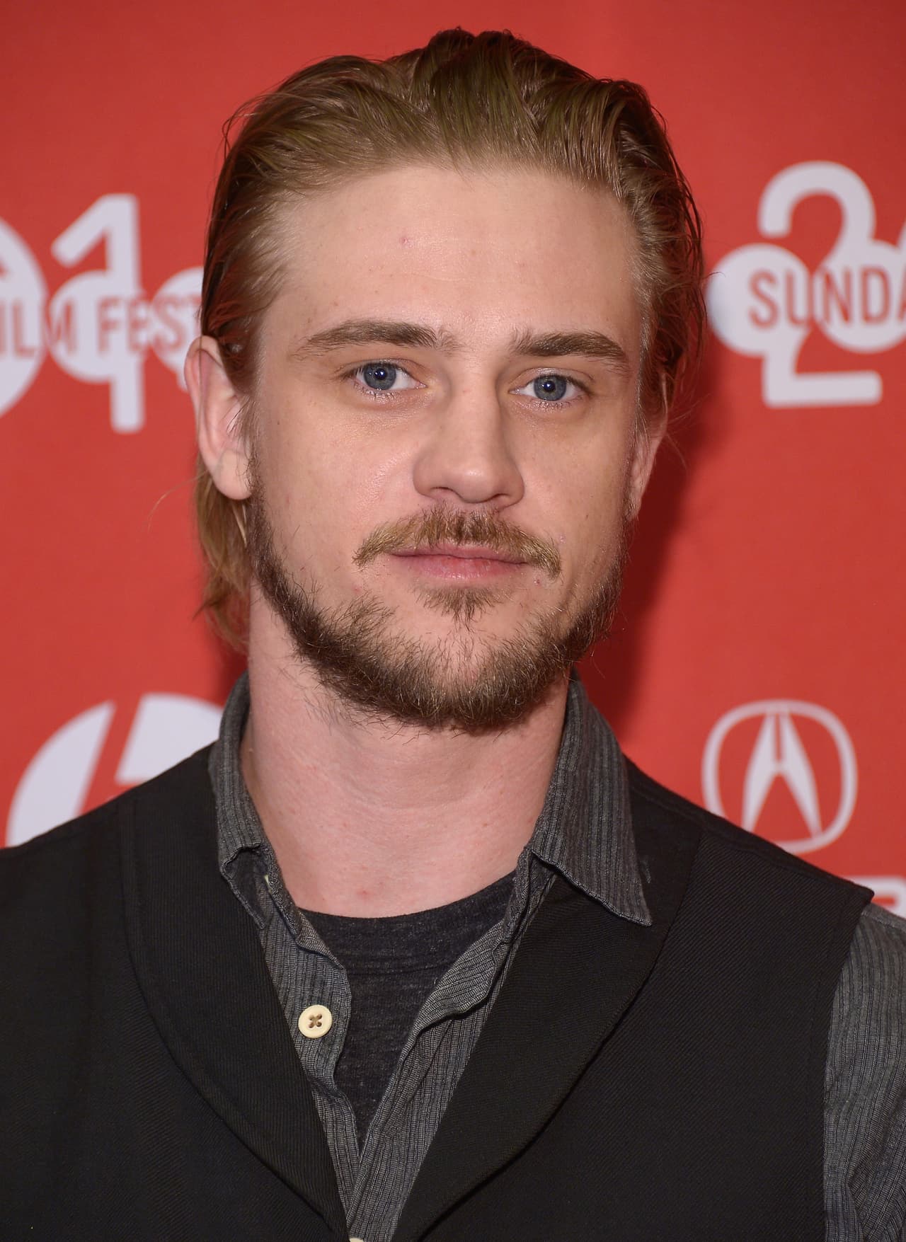 Durante las grabaciones de "Narcos" en Colombia, tuvo oportunidad de practicar scuba diving.