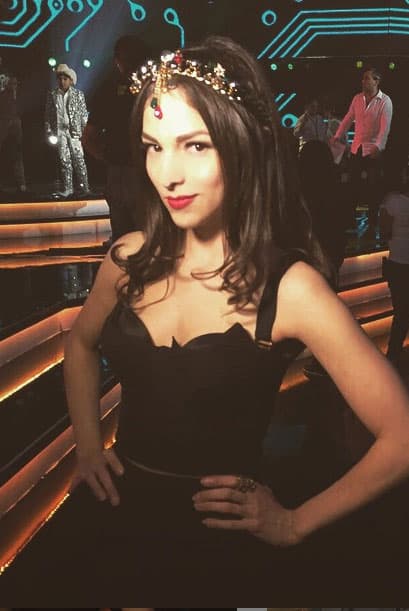 Aunque eso sí, nunca dejó de lado su estilo sexy con el que siempre se ha caracterizado.