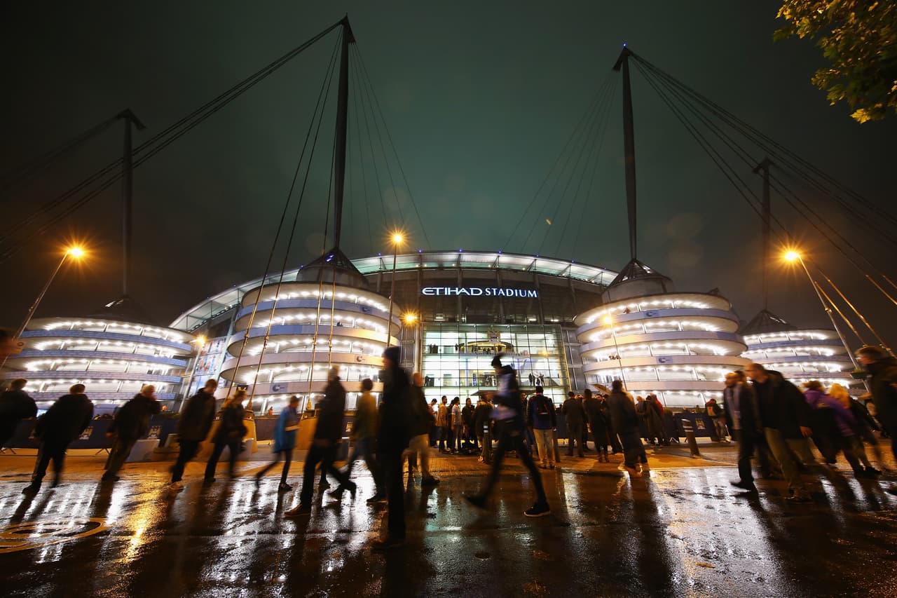 Ultras de Sevilla y Manchester City vuelven a enfrentarse con violencia ahora en España