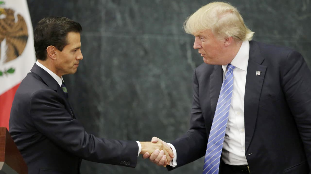 Cómo Trump puede torcer la mano de México para pagar el muro