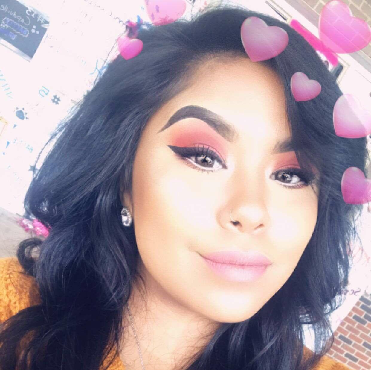 Daysi acababa de cumplir años el pasado 15 marzo, pero nadie se imaginó que cinco días mas tarde encontraría la muerte mientras celebraba su cumpleaños con una amiga. 
<br>
<br>Una balacera registrada en el lugar la madrugada del sábado cobró la vida de Daysi luego de que un sospechoso comenzó a disparar contra la multitud y las balas alcanzaron a Daysi. 
<br>