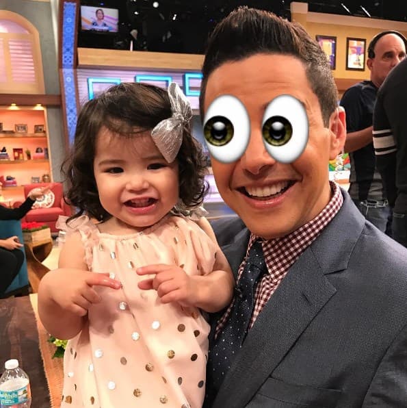 A Alejandro Chabán le encanta jugar con Snapchat y baby Giulietta se divierte con sus locuras. (Octubre 4, 2016)