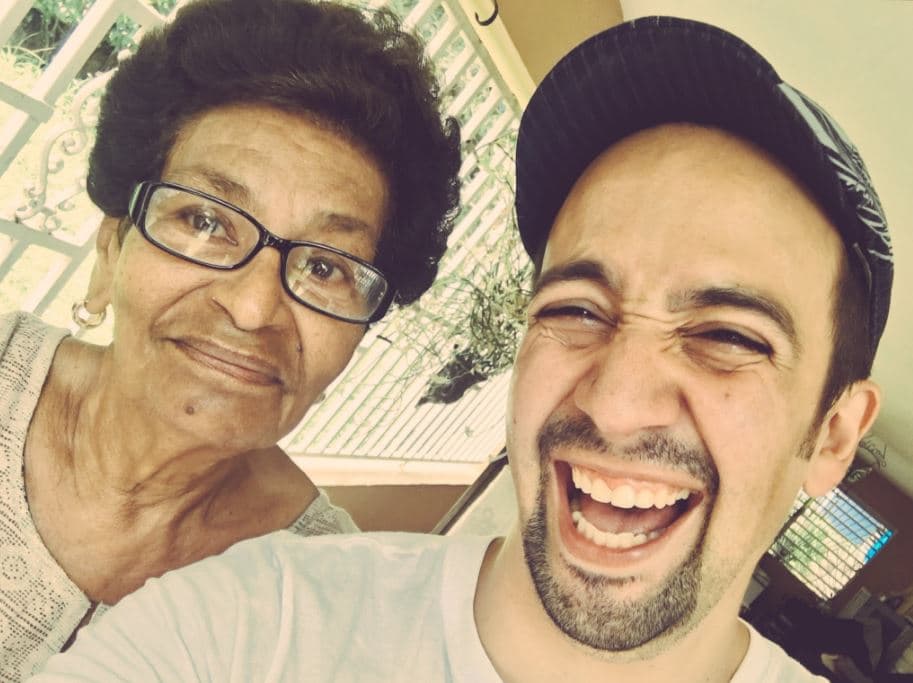 Compartió esta foto de quien fuera su niñera, que vende límbers en Vega Alta.