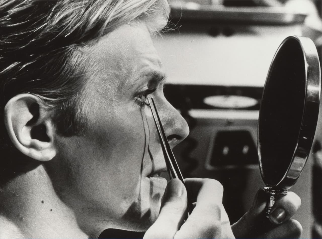 Bowie admitió después, en la década de los 80, que estas declaraciones habían sido uno de los peores errores que había cometido.